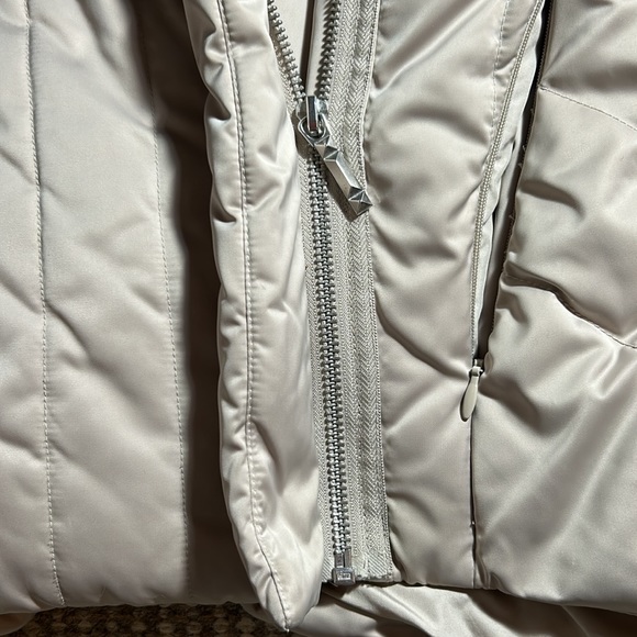 BCBGMaxAzria duck down filled puffer, Sz S (fits Med too) - Picture 9 of 9